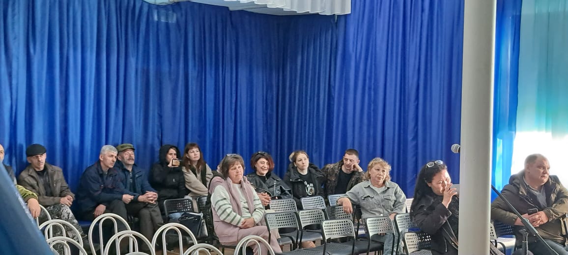 Открытый диалог главы ГП «Посёлок Хандыга» П.В. Новгородова с населением